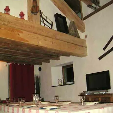 Confortable A Avec Vue Sur La Montagne Chalet